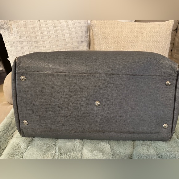 LOUIS VUITTON Neo Kendall Taiga Leather Travel Bag with LV keychain - Picture 7 of 15